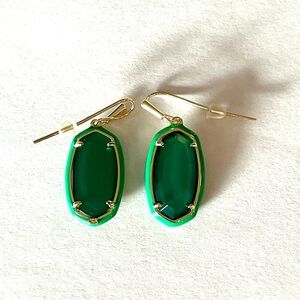 Elegant Kendra Scott Emerald Dani Green and Gold Drop Earrings